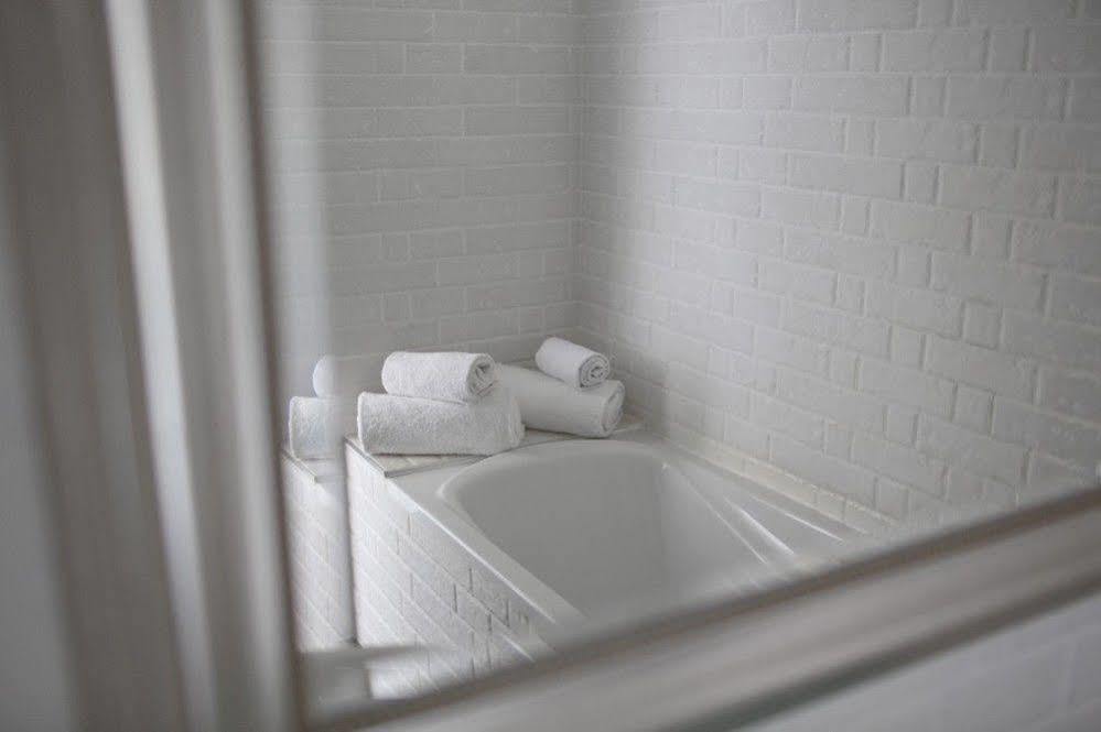 Le Versailles Hotel 3*