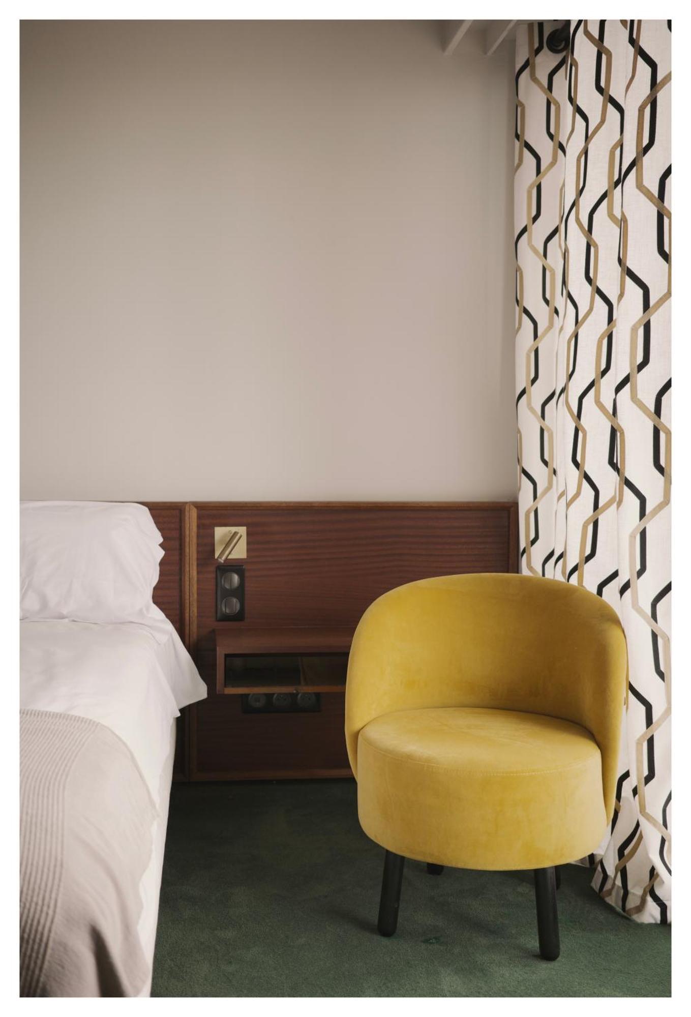Le Versailles 3*